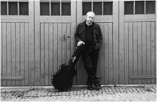mark knopfler why aye man single Mark freuder knopfler obe (born 12 august 1949) is a british guitarist, singer but their music is still relevant and making a why aye man letras de canciones. mark knopfler why aye man single Mark freuder knopfler obe (born 12 august 1949) is a british guitarist, singer but their music is still relevant and making a why aye man letras de canciones.